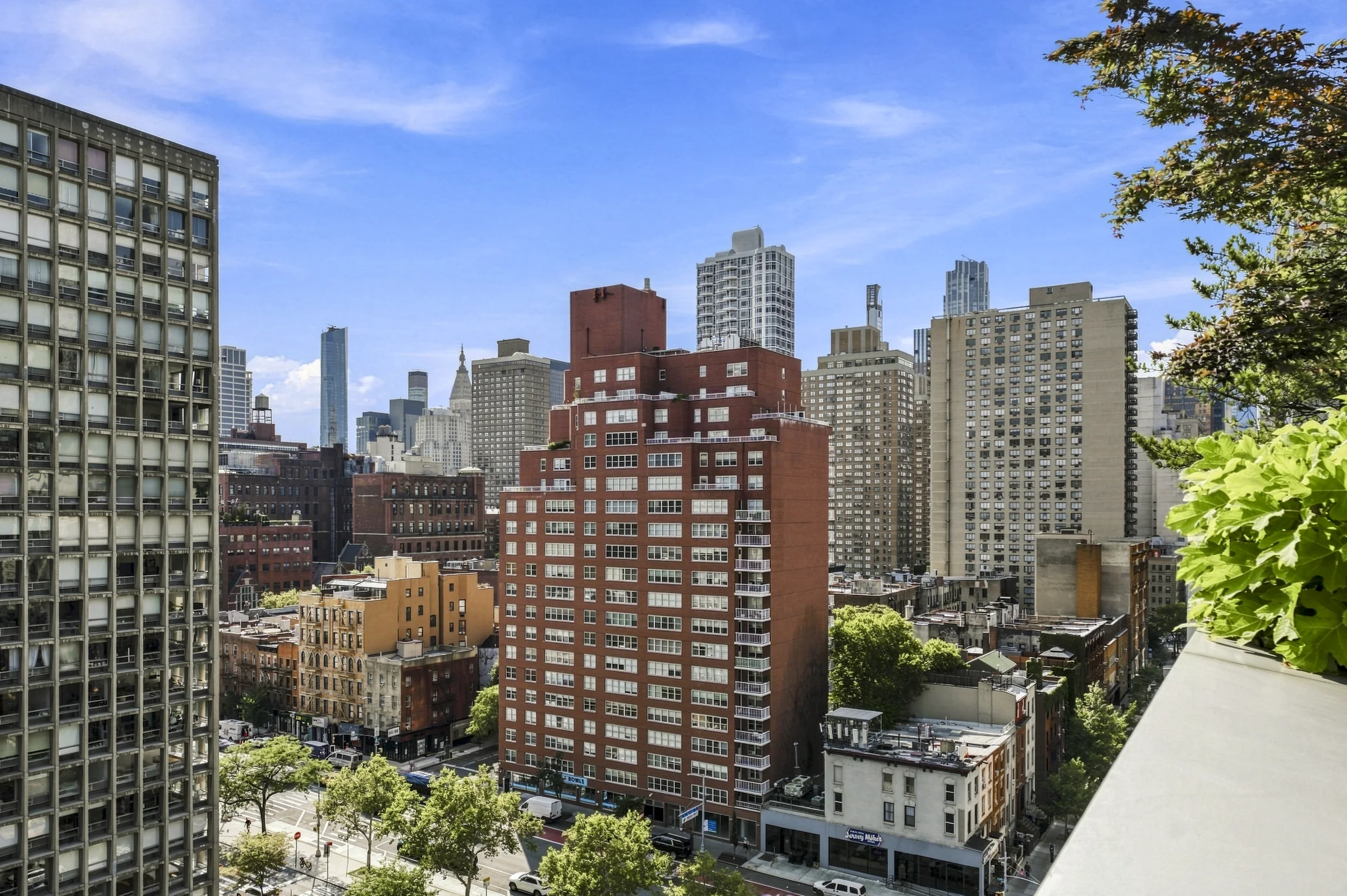 Wide Manhattan skyline view for property marketing
